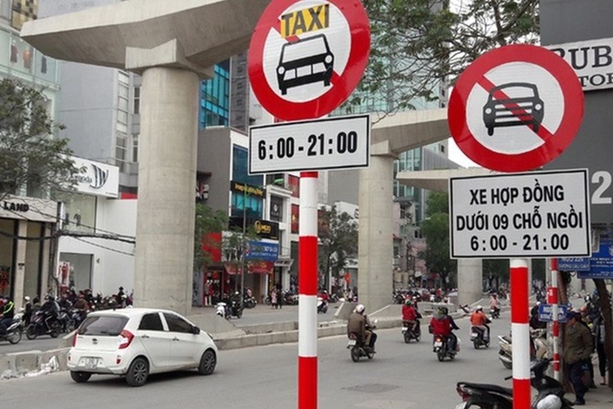 Tổng hợp các biển cấm ô tô có biển phụ theo quy định 2023